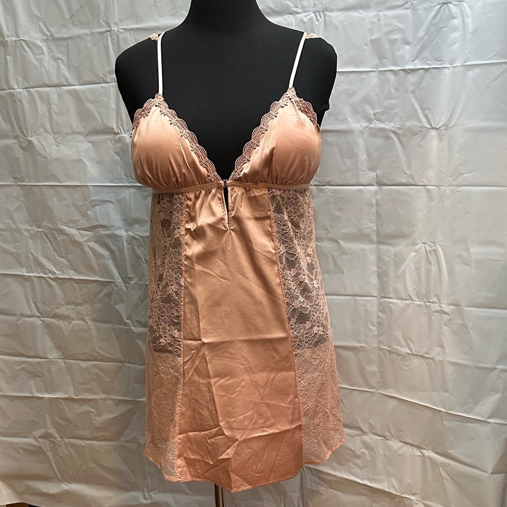 Elegant Peach Satin Women's lingerie - Picture 5 of 9
